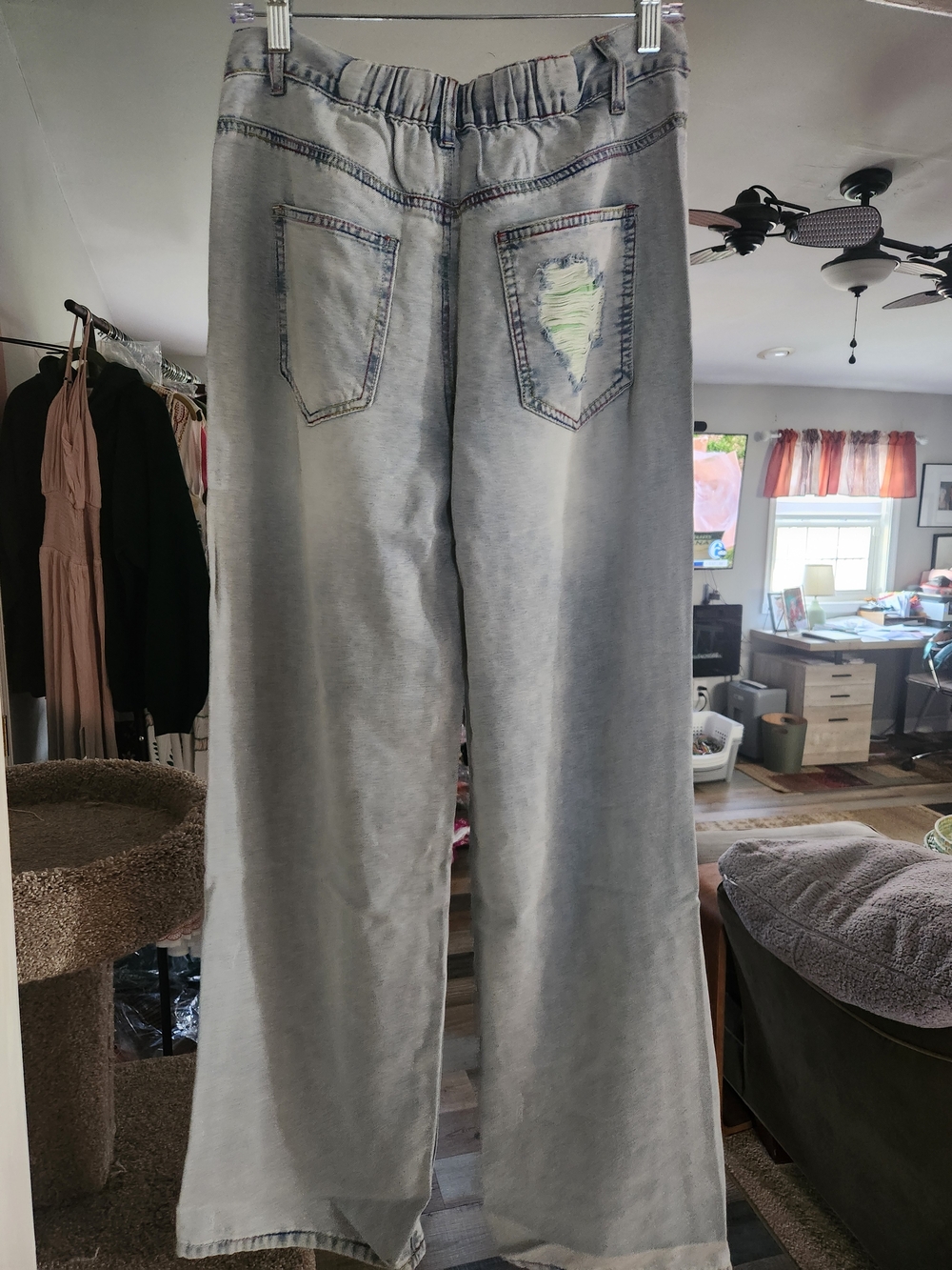 POL Distressed Denim Jeans. - Picture 3 of 4